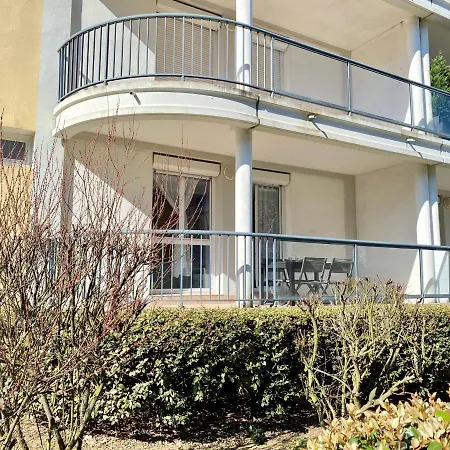 Apartment 2 Pers. Renove Avec Balcon, Acces Et Centre-ville A Pied - Classe 2* - Fr-1-231-285